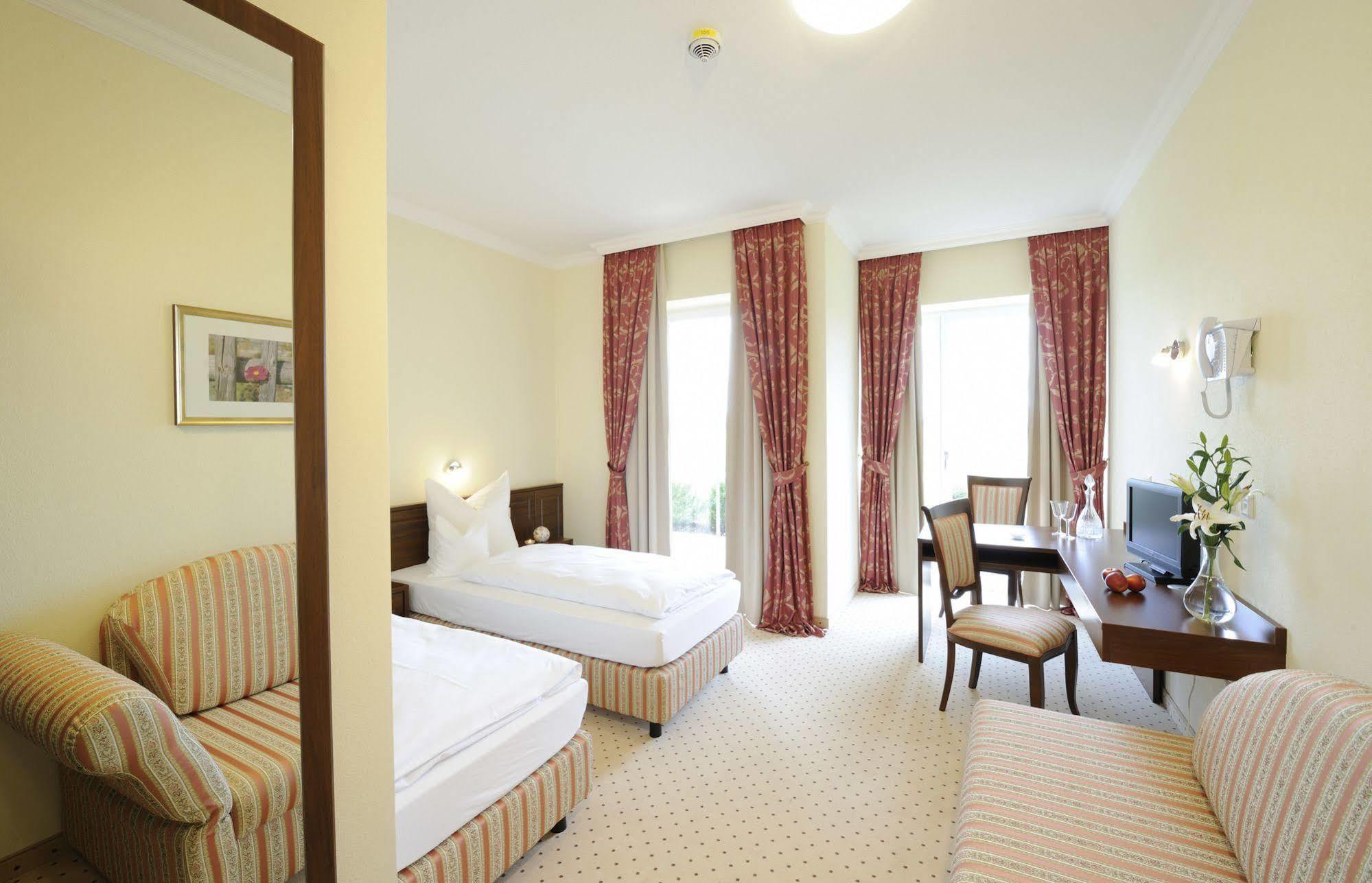 Hotel Inspiration Garni Tittmoning Eksteriør billede