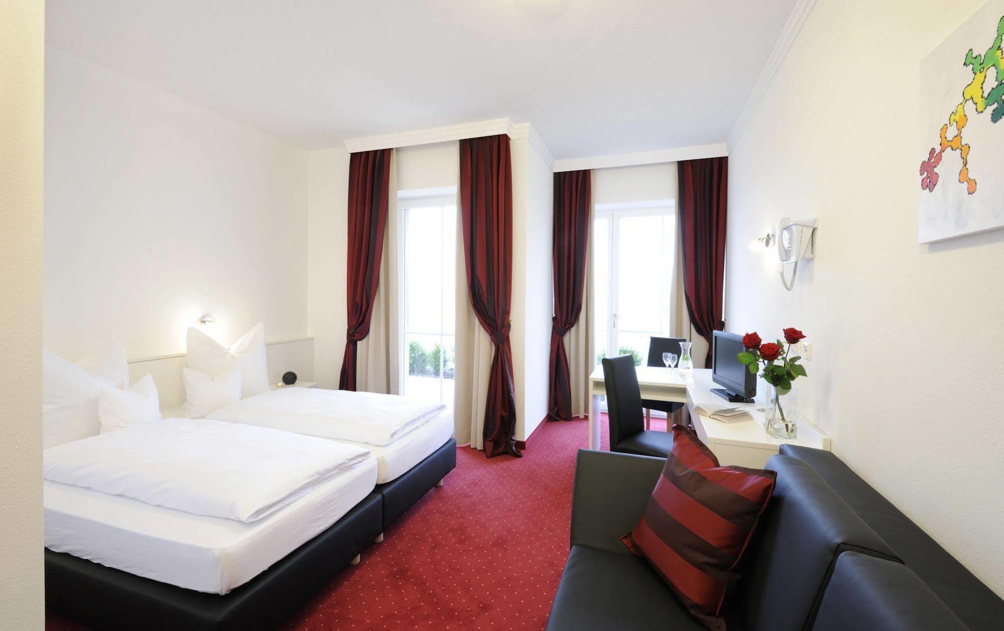 Hotel Inspiration Garni Tittmoning Eksteriør billede