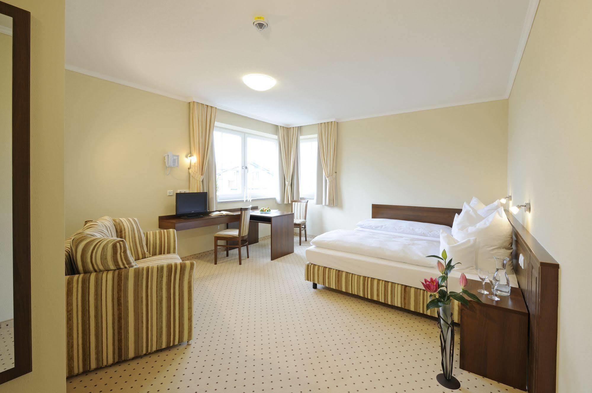Hotel Inspiration Garni Tittmoning Eksteriør billede