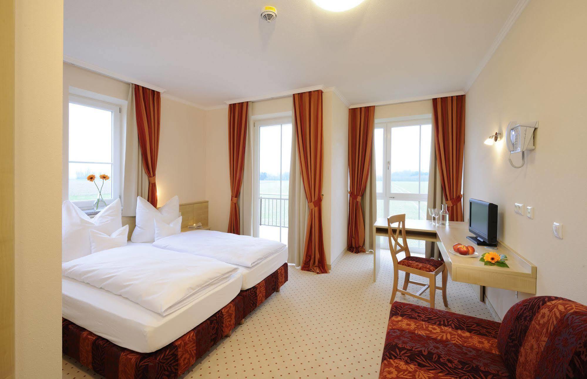 Hotel Inspiration Garni Tittmoning Eksteriør billede